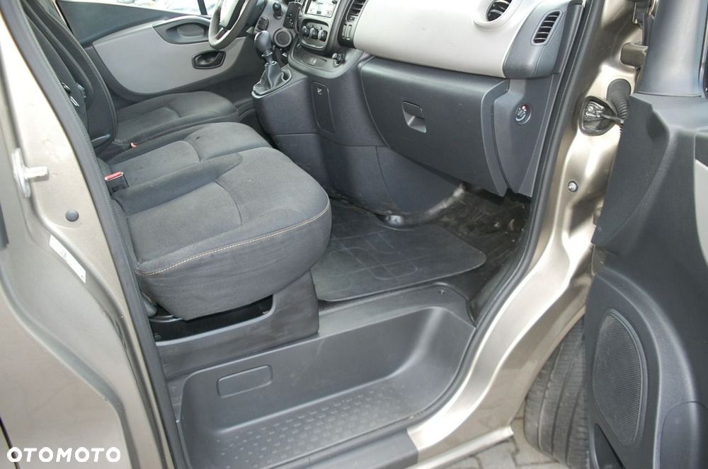Renault Trafic - 25
