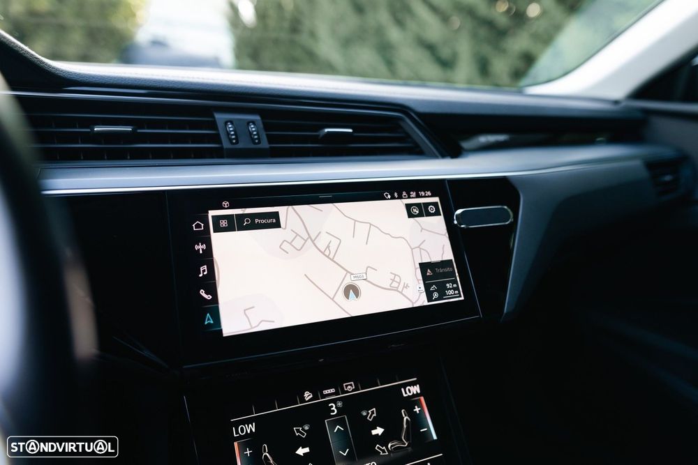 Audi e-tron 50 quattro S line - 36