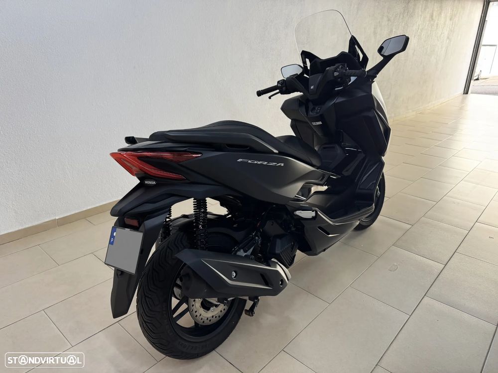 Honda Forza 125 Matte TFT - 2