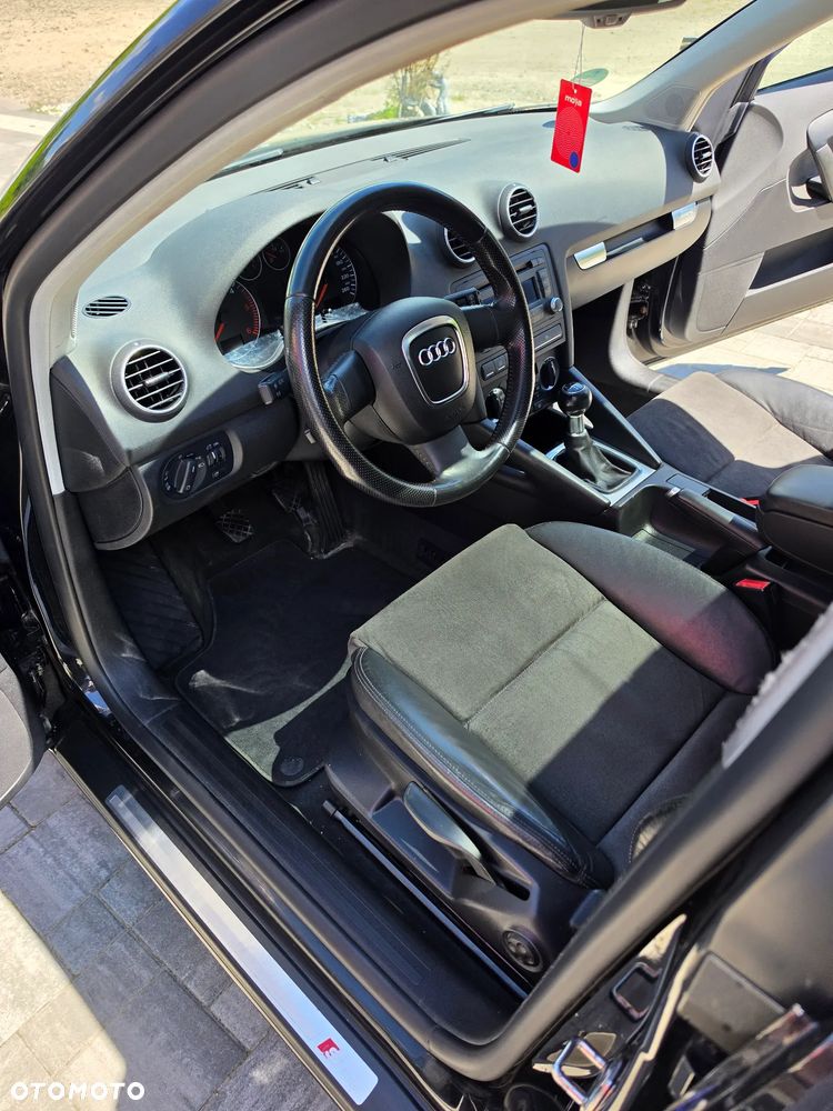 Audi A3 Sportback 2.0 TDI DPF quattro S line Sportpaket plus - 12