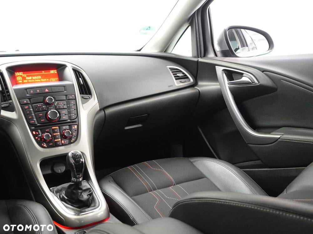 Opel Astra 1.4 Turbo 150 Jahre - 33
