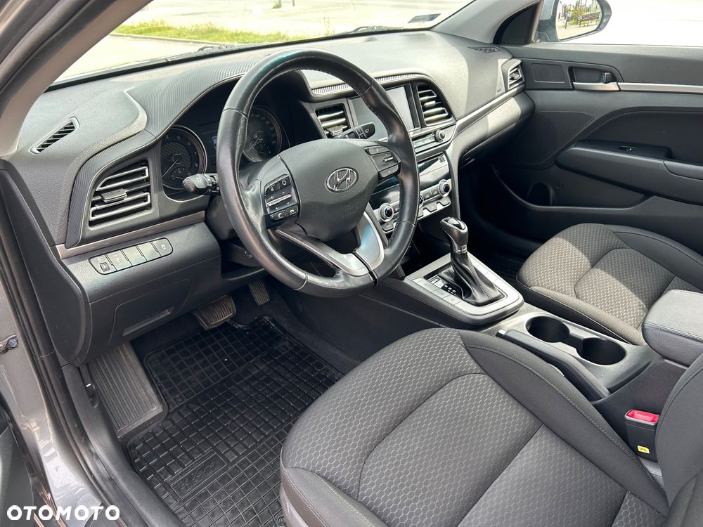Hyundai Elantra 1.6 Premium - 13
