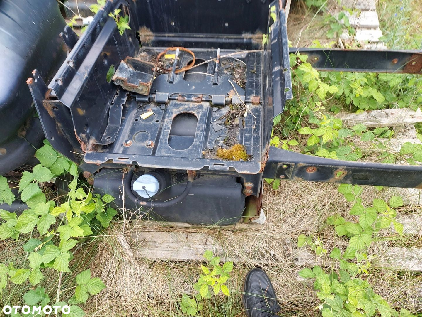 ZBIORNIK ADBLUE kpl.DAF 105 - 2