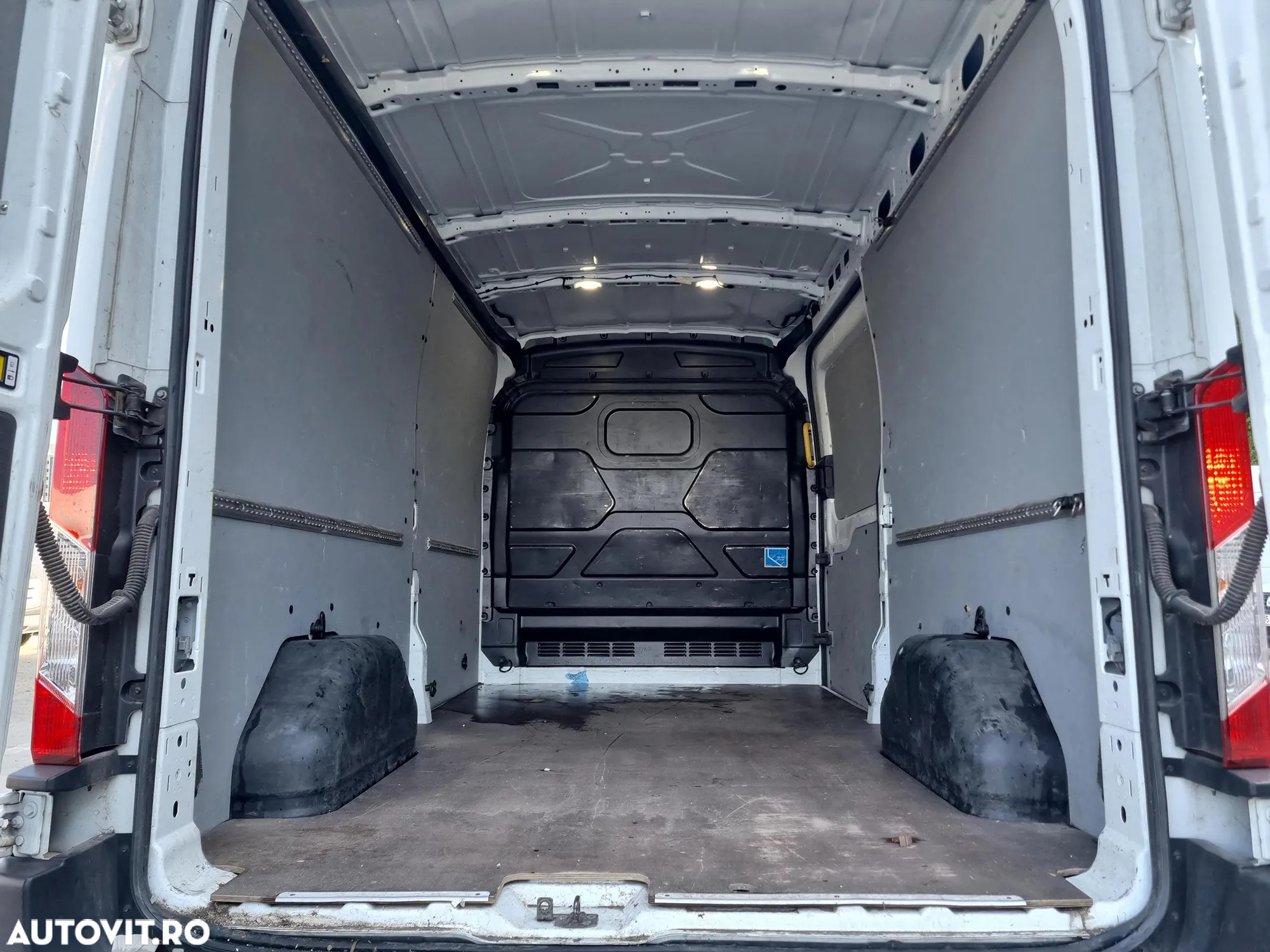 Ford Transit - 19