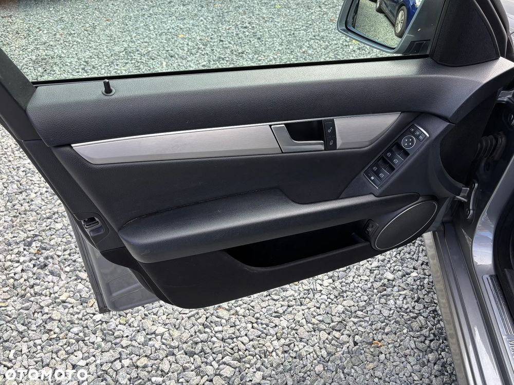 Mercedes-Benz Klasa C 250 (BlueTEC) d 4Matic 7G-TRONIC AMG Line - 11