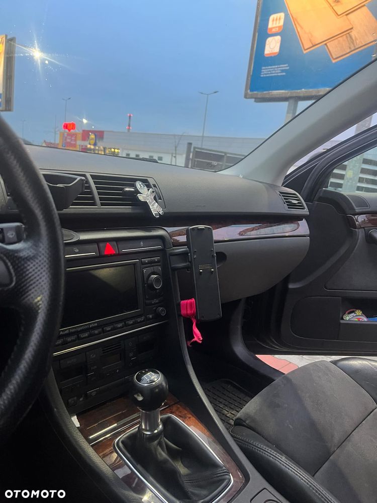 Audi A4 Limousine - 14