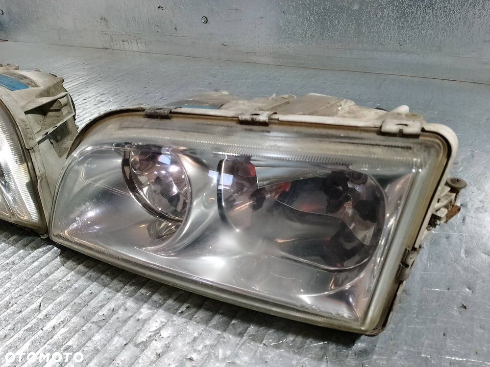 LAMPY PRZÓD KOMPLET VOLVO V40 1AG007861-33  1AG007861-34 30899682  30899683 - 12