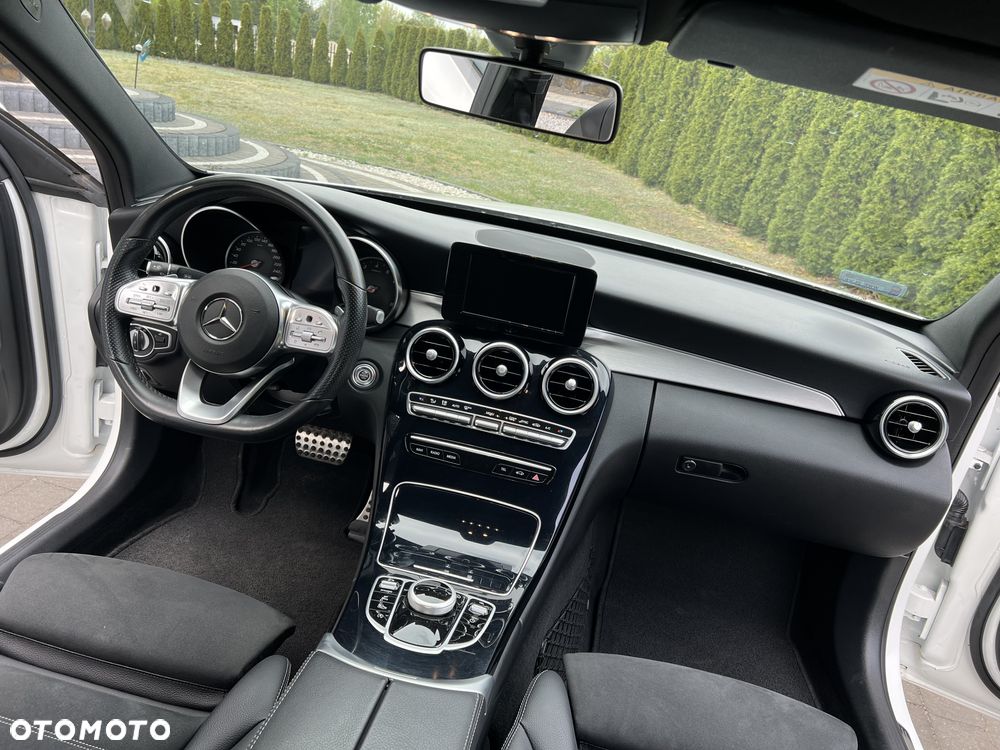 Mercedes-Benz Klasa C 180 9G-TRONIC AMG Line - 22