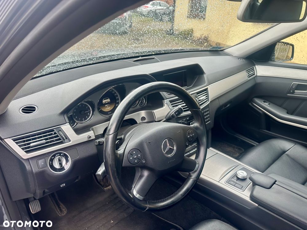 Mercedes-Benz Klasa E 300 CDI DPF BlueEFFICIENCY 7G-TRONIC Avantgarde - 12