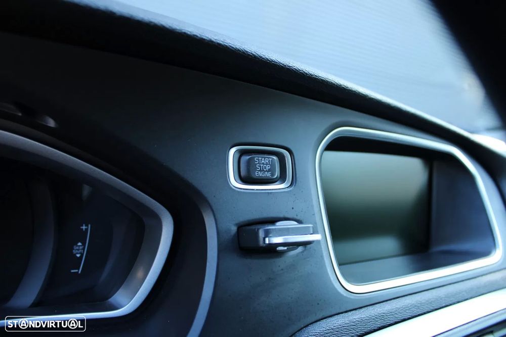 Volvo V40 1.6 D2 Momentum Eco - 23