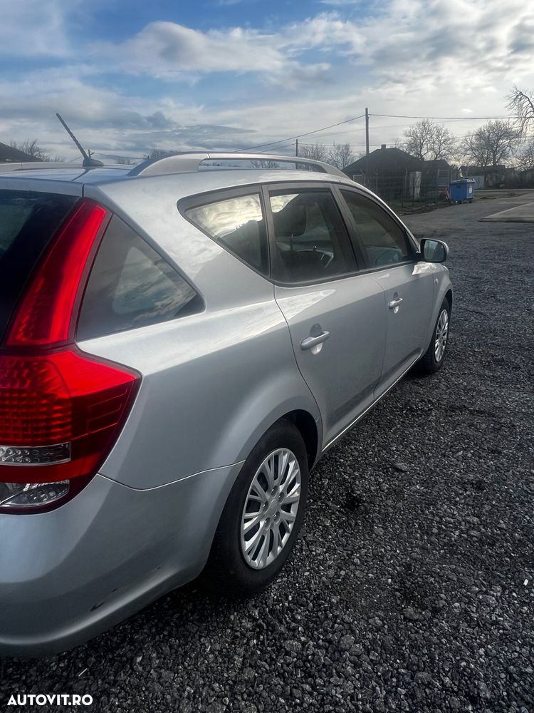 Kia Ceed 1.6 CRDi ISG Spirit - 2