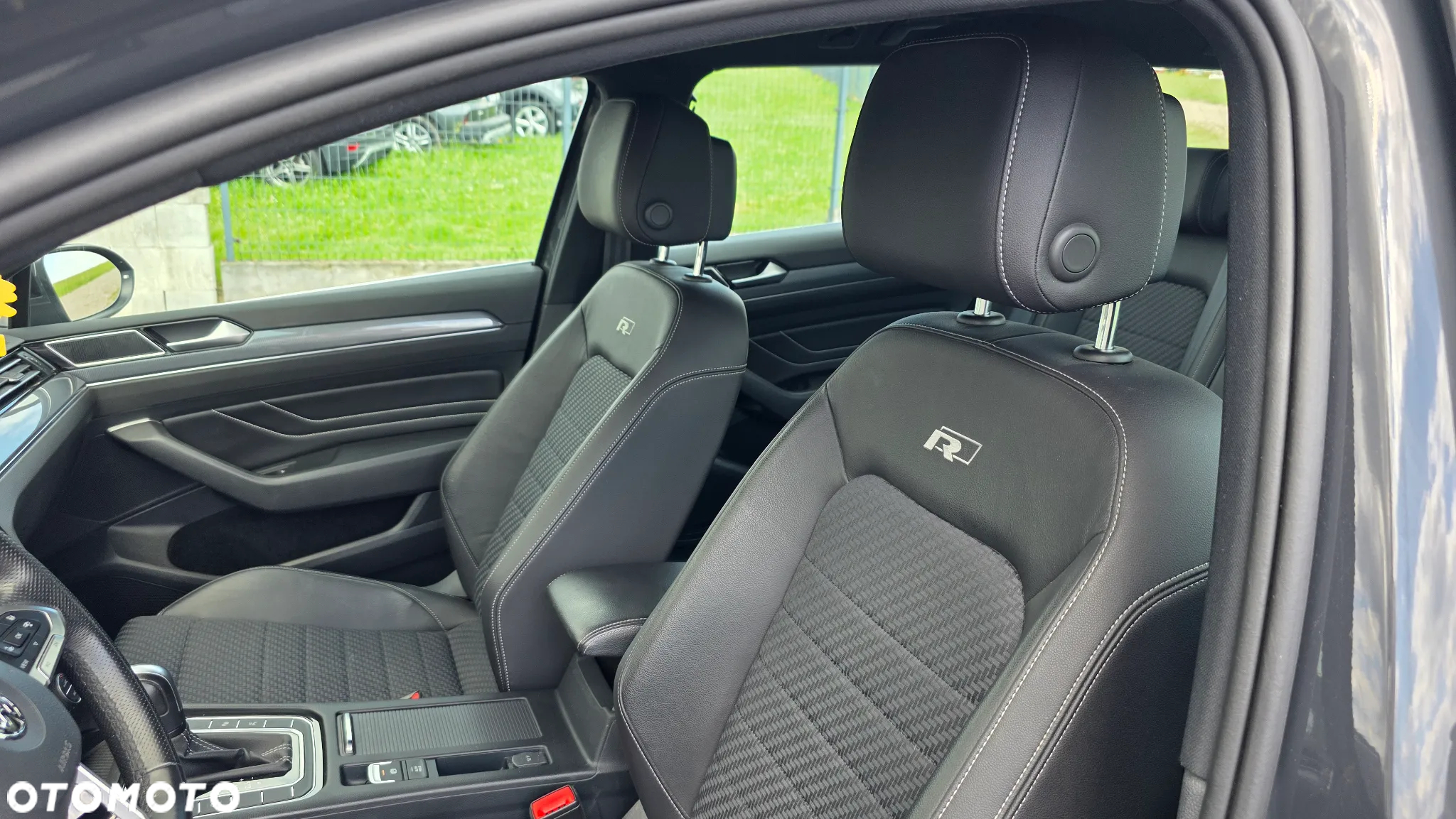 Volkswagen Passat Variant 2.0 TDI SCR DSG R-Line - 15