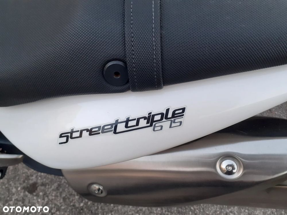 Triumph Street Triple - 9