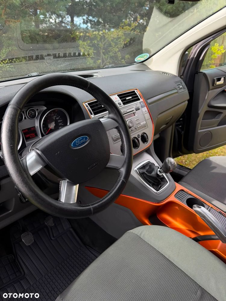 Ford Kuga 2.0 TDCi 2x4 Trend - 6