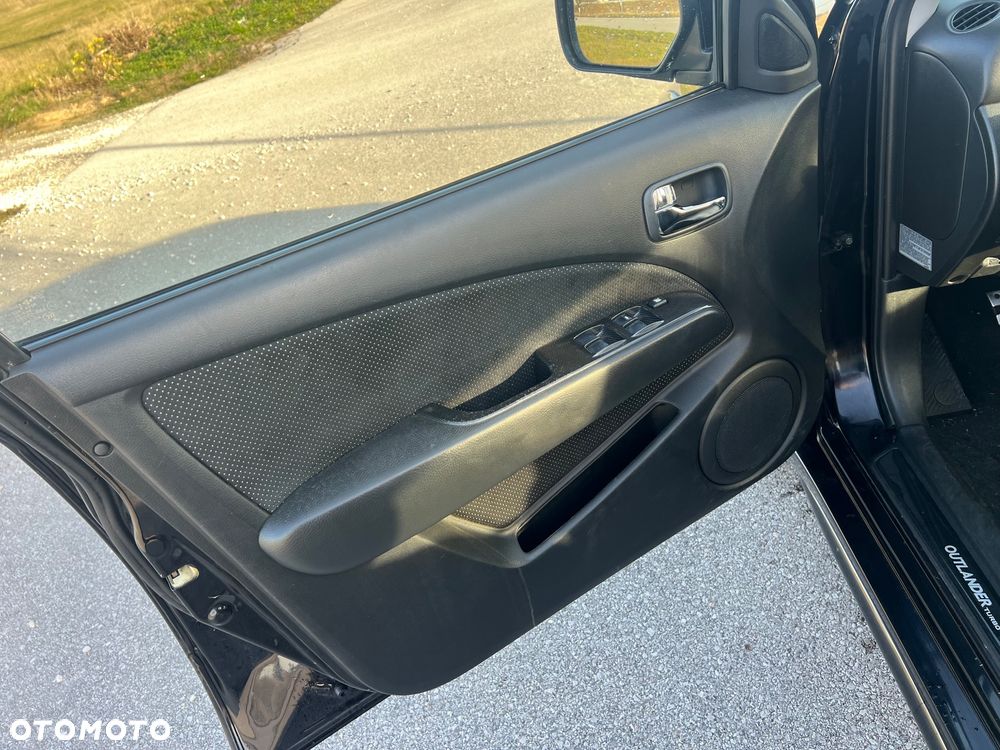 Mitsubishi Outlander 2.0 Turbo 4WD - 15