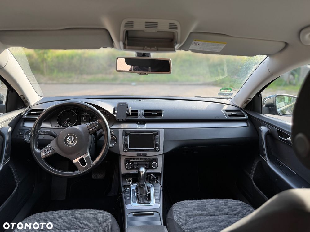 Volkswagen Passat 2.0 TDI Edition 40 DSG - 8