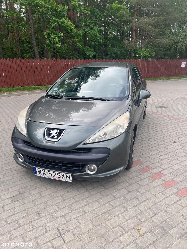 Peugeot 207 - 1