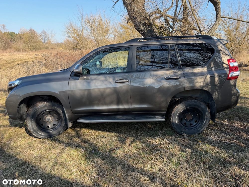 Toyota Land Cruiser - 10