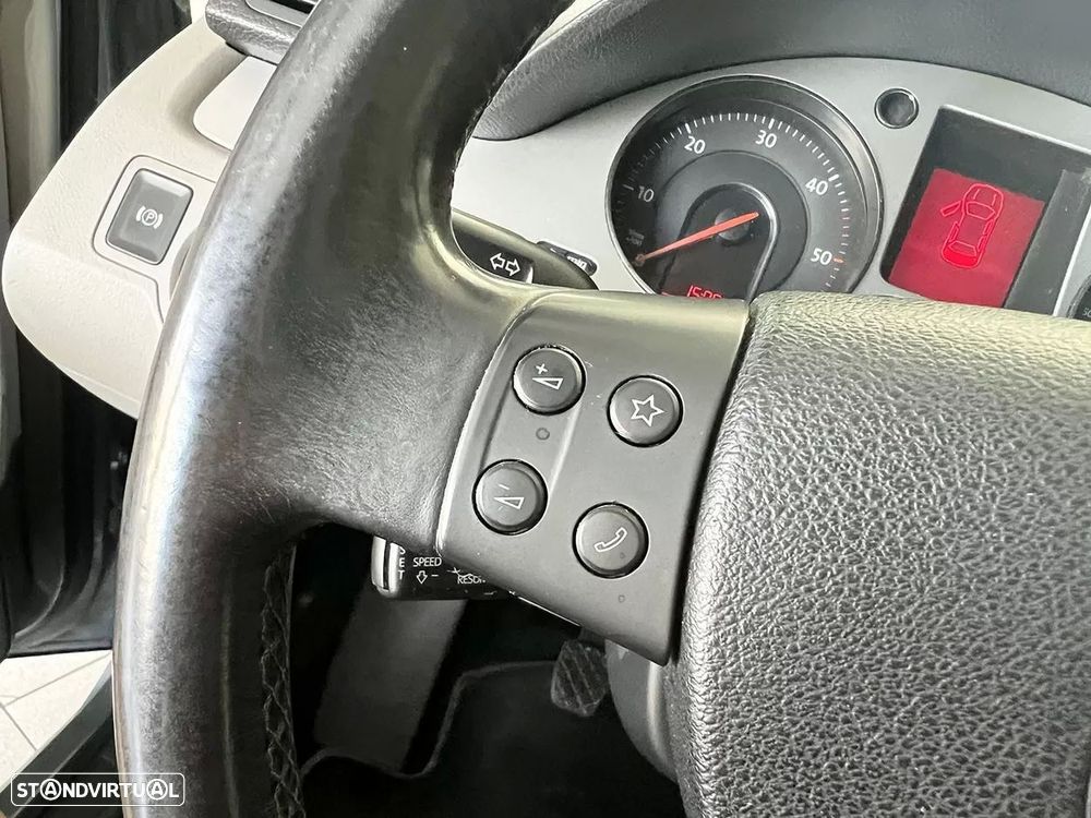 VW Passat Variant 2.0 TDi Confortline - 19