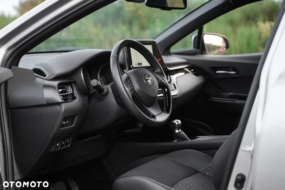 Toyota C-HR - 6