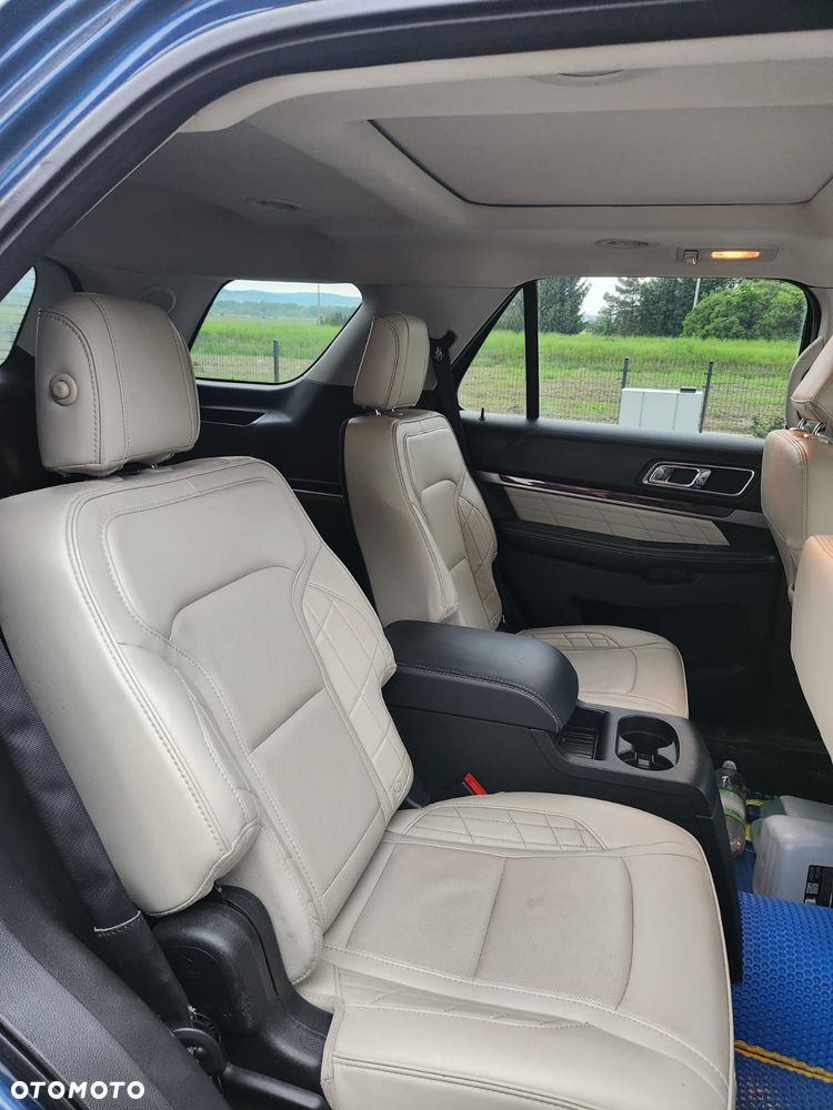 Ford Explorer - 12