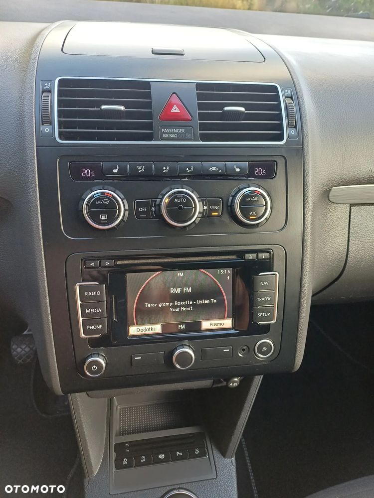 Volkswagen Touran 2.0 TDI DPF BlueMotion Technology Cup - 6