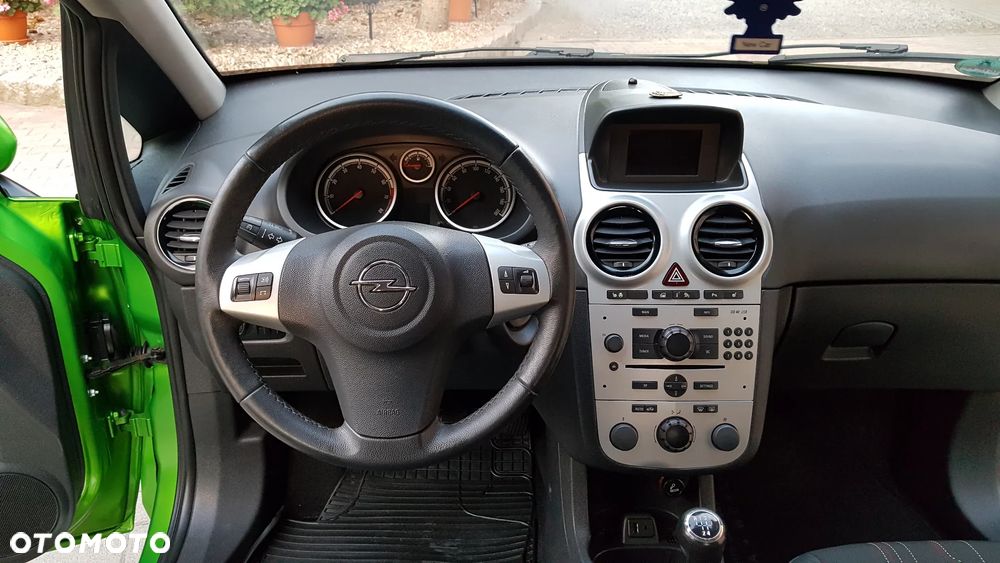Opel Corsa 1.4 16V Enjoy - 8