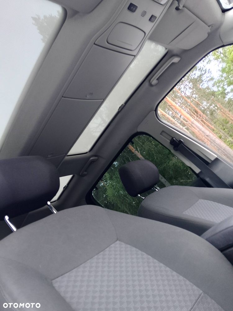 Ford Galaxy 2.0 TDCi Ghia - 22