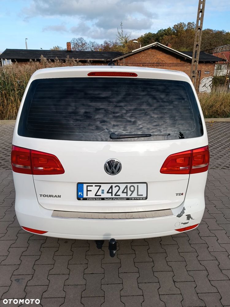 Volkswagen Touran - 5