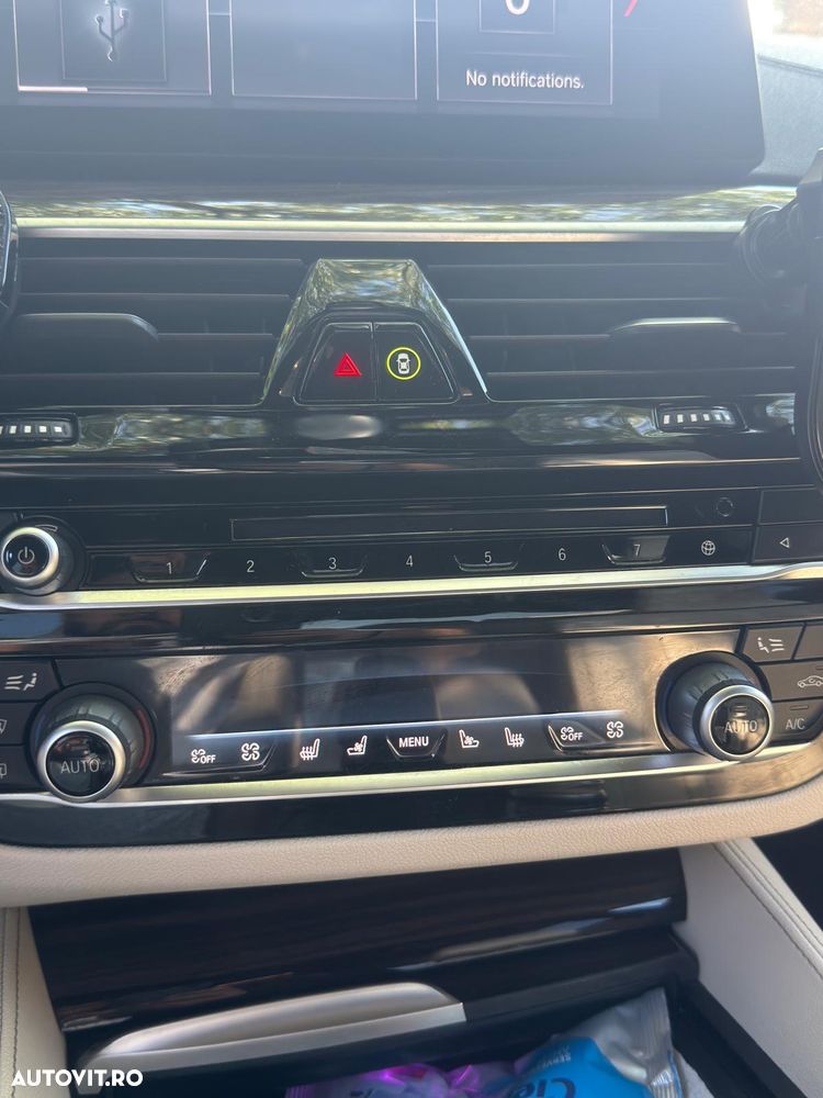 BMW Seria 5 530d xDrive AT - 15