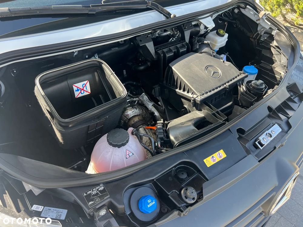 Mercedes-Benz Sprinter - 14