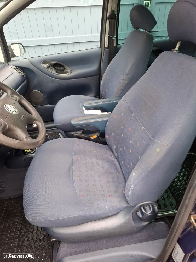 VW Sharan 1.9 TDi Confortline 7L - 4