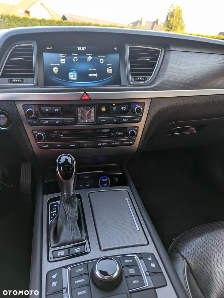 Genesis G80 - 11