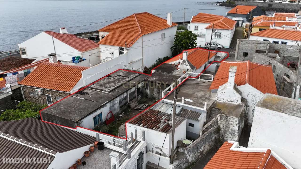 Casa  em São Mateus da Calheta, Angra do Heroísmo para reconstrução. - Grande imagem: 4/17