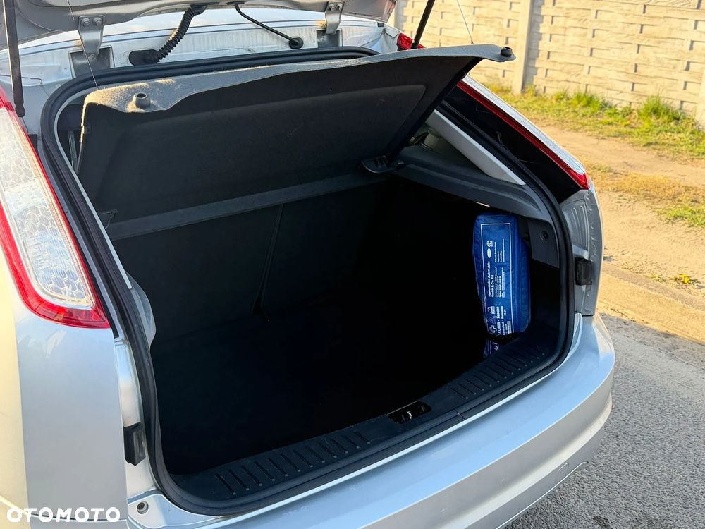 Ford Focus 1.6 16V Style - 19