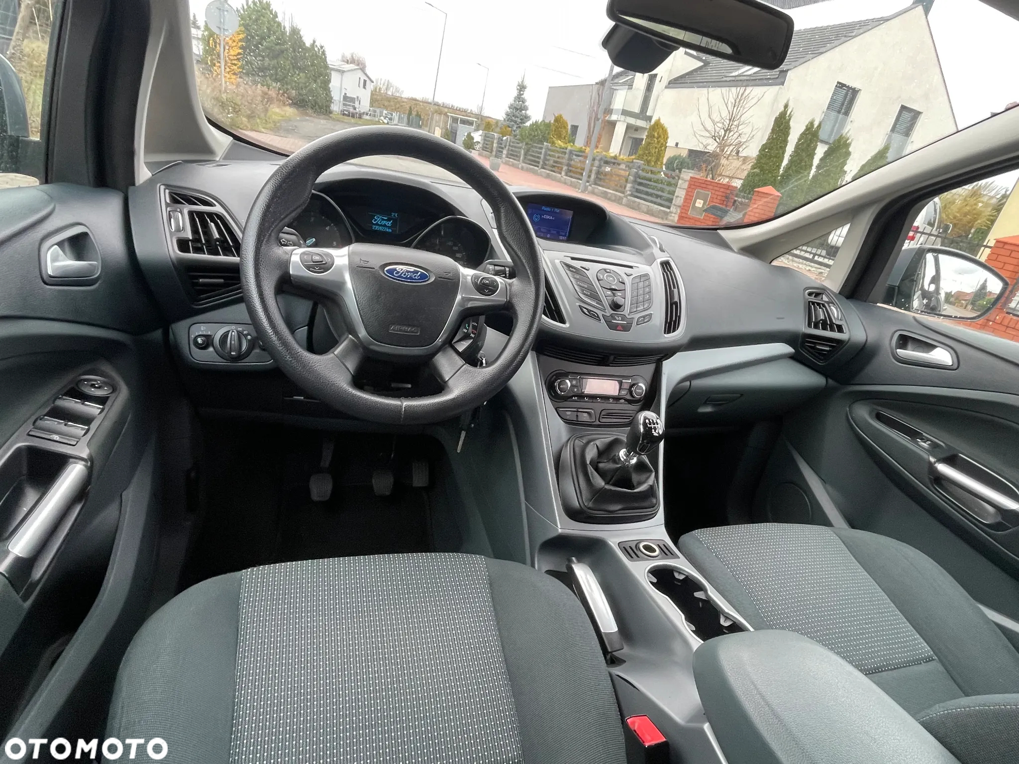 Ford Grand C-MAX - 23