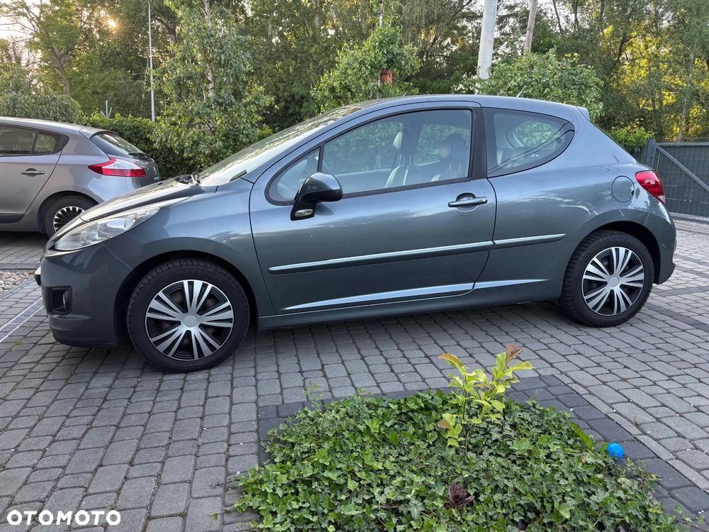 Peugeot 207 - 2