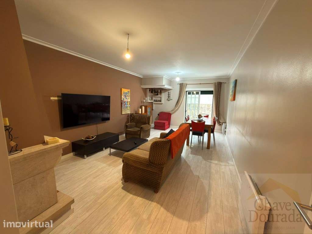 Apartamento T2 com garagem e arrumo - Lousã - Grande imagem: 4/16