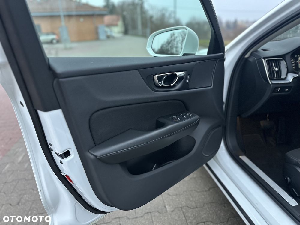 Volvo V60 T4 Geartronic Momentum Pro - 22