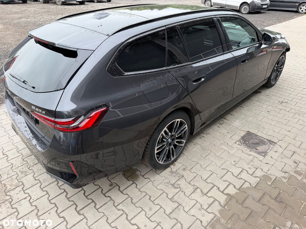 BMW Seria 5 520d xDrive - 4
