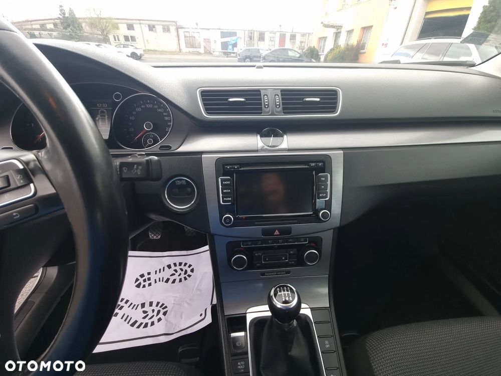 Volkswagen Passat 2.0 TDI BlueMotion Technology Trendline - 20