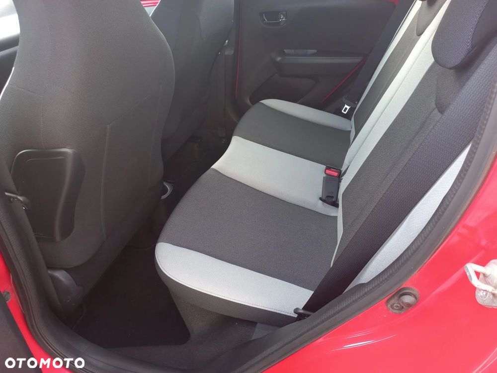 Toyota Aygo x-play - 25