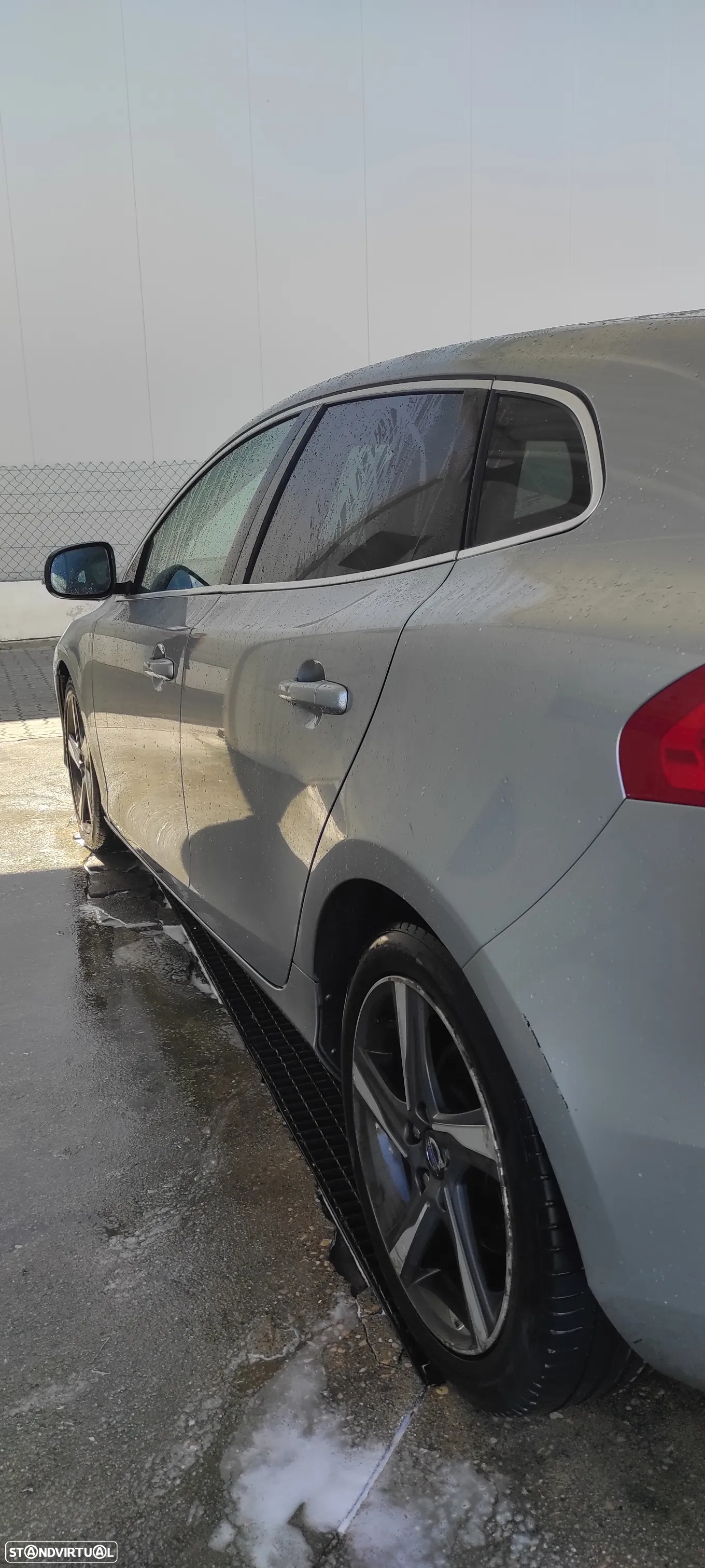 Volvo V40 1.6 D2 Eco R-Design - 3