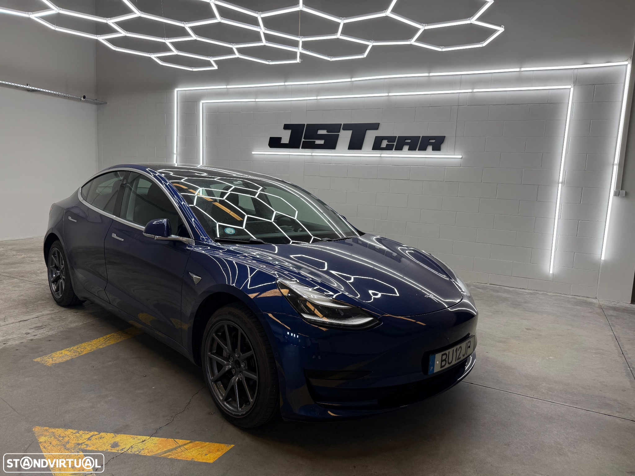 Tesla Model 3 Standard Range Plus RWD - 3