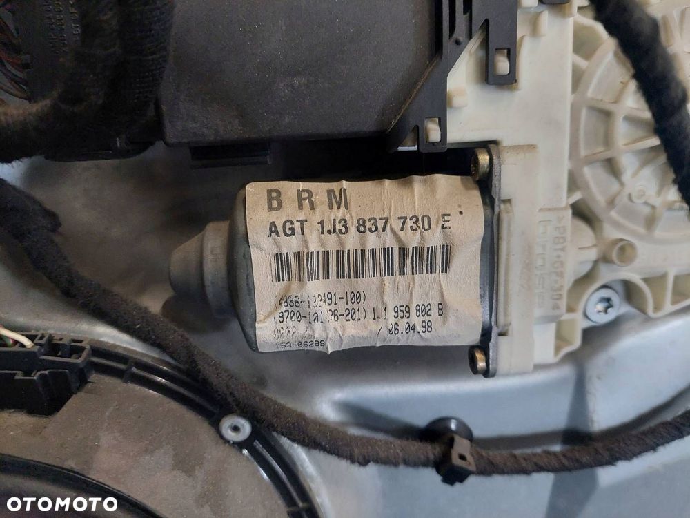 DRZWI KOMPLETNE PRAWY PRZÓD VOLKSWAGEN GOLF IV LC5H 1J3837730E 3D - 6