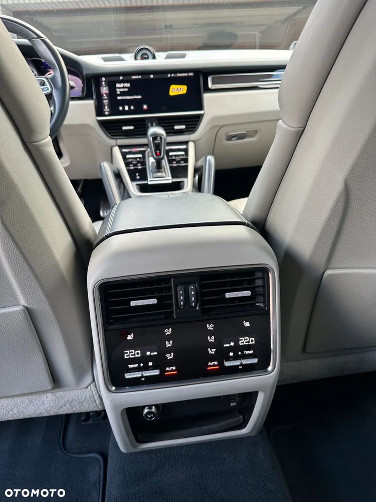 Porsche Cayenne Turbo - 10