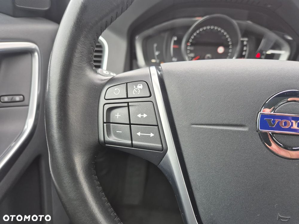Volvo XC 60 D4 Geartronic Summum - 13