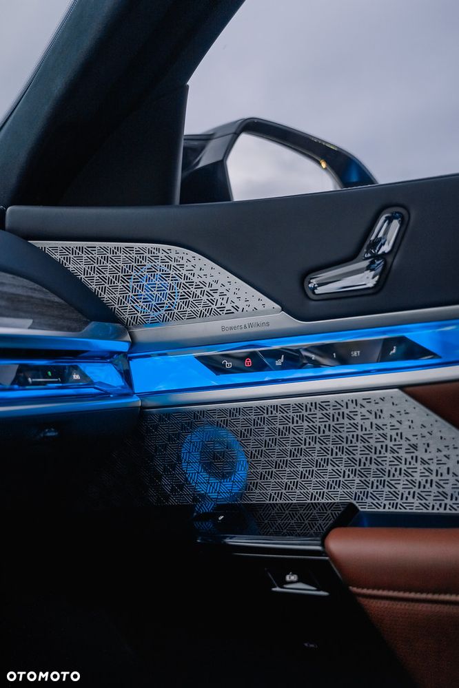 BMW Seria 7 M760e PHEV xDrive sport - 9