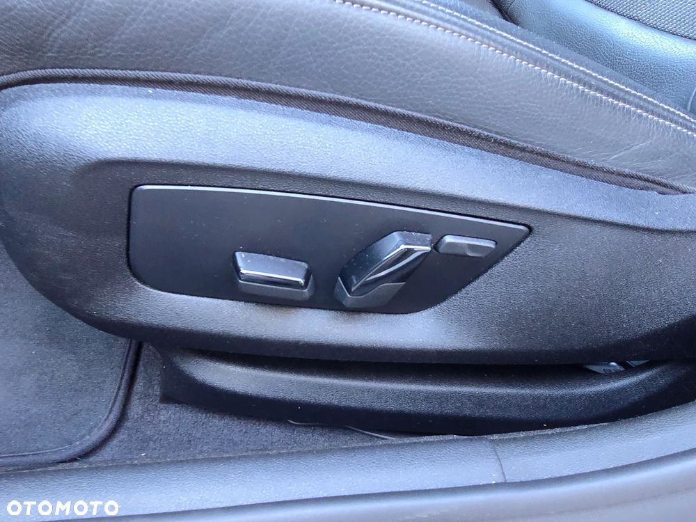 BMW Seria 5 530e iPerformance xDrive Luxury Line - 25