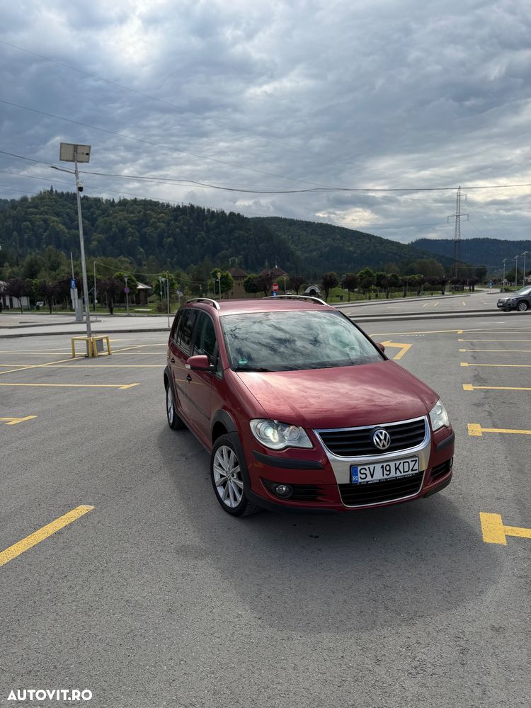 Volkswagen Touran - 1